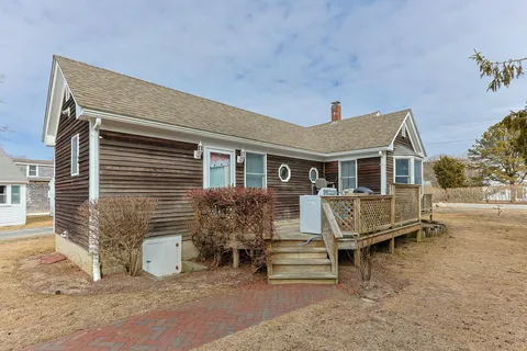 $1,395,000 | 22 Shore Road, Truro, MA 02666