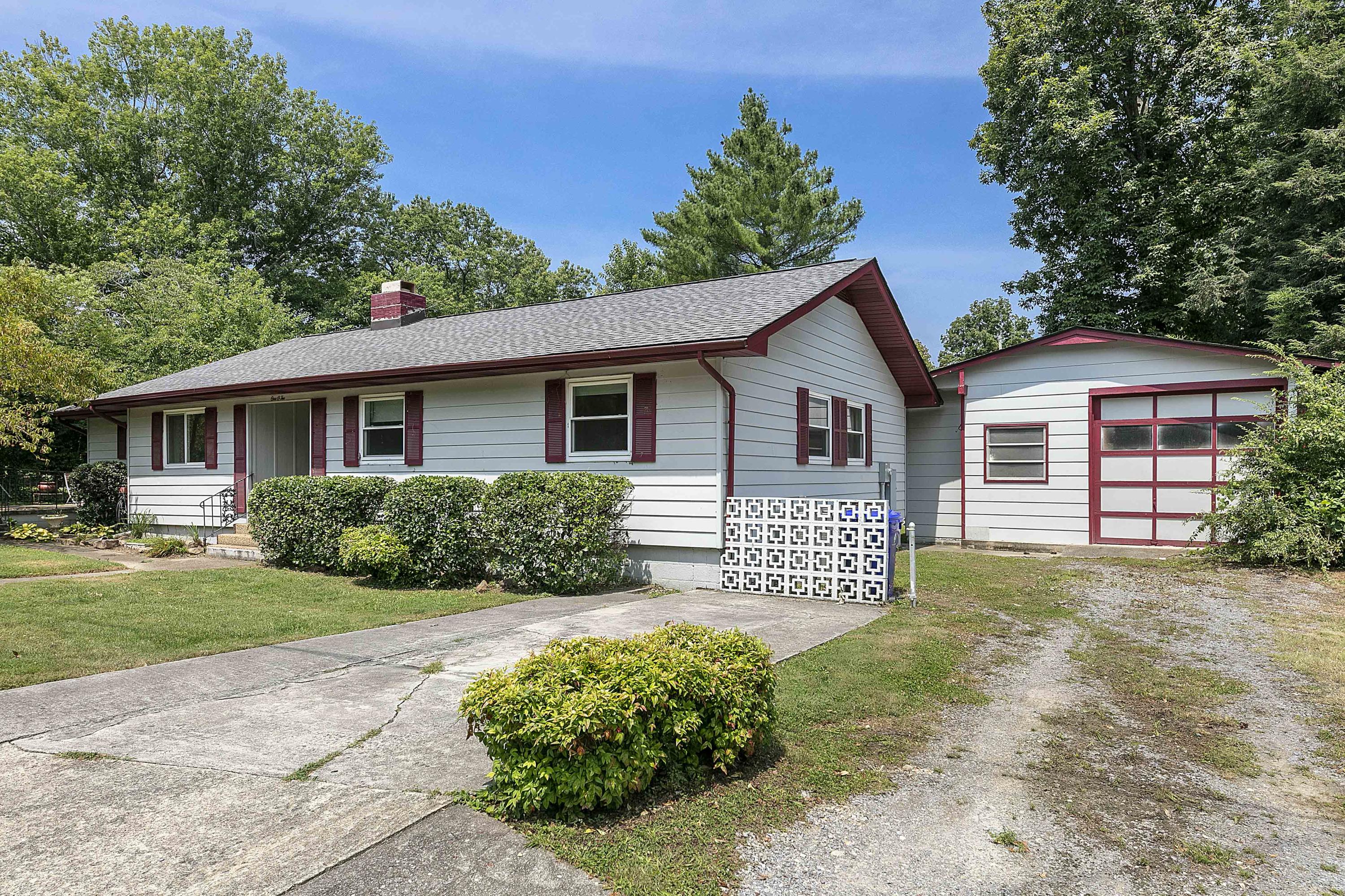 102 West Magnolia Lane Oak Ridge, TN 37830 - Photo 2 of 32 1L9A1638