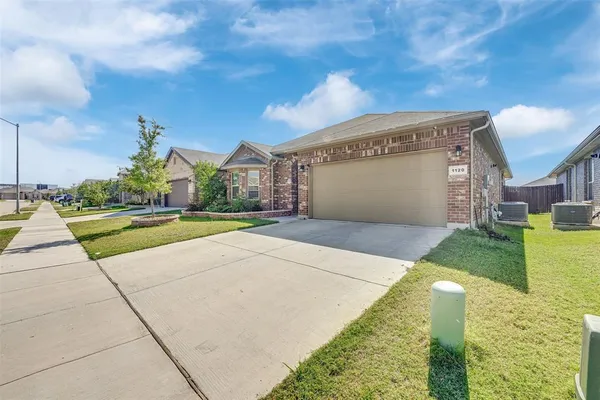 $2,700 | 1120 Gillespie Drive, Fort Worth, TX 76247