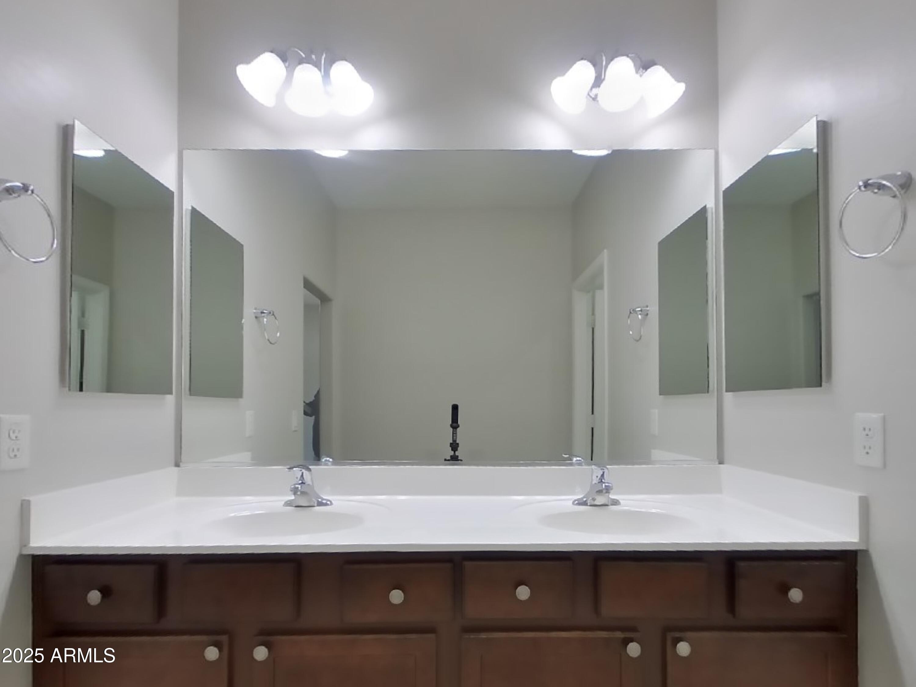 14875 North 177th Avenue Surprise, AZ 85388 - Photo 12 of 20 11_Image_WoHmgFoWxo