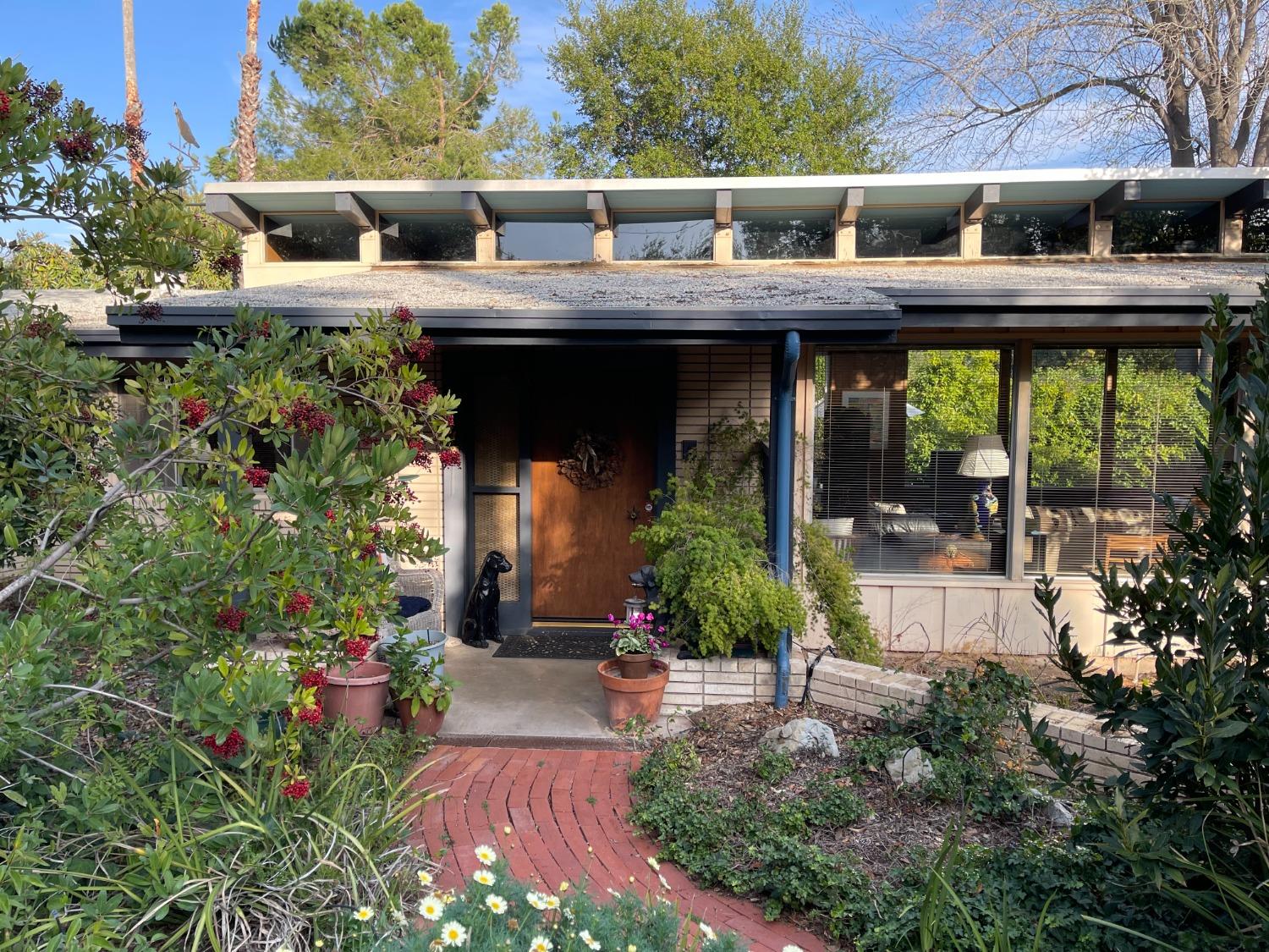 2046 Los Encinos Road Ojai, CA 93023 - Photo 1 of 17 Gallery Image 1