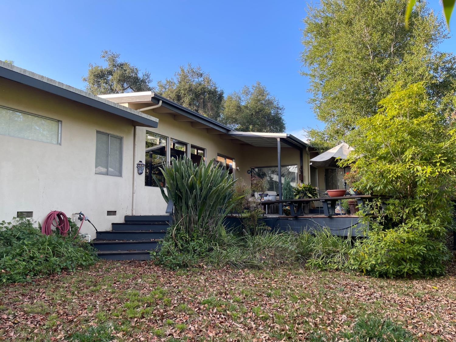 2046 Los Encinos Road Ojai, CA 93023 - Photo 12 of 17 Gallery Image 12