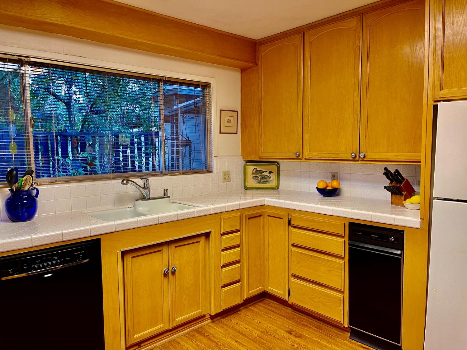 2046 Los Encinos Road Ojai, CA 93023 - Photo 4 of 17 Gallery Image 4