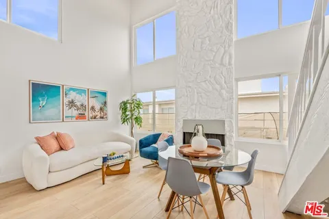 $1,549,000 | 16 Quarterdeck Street, Unit 301, Marina del Rey, CA 90292