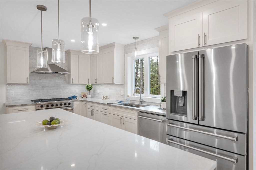 23 Pomfret Road Wilmington, MA 01887 - Photo 4 of 42