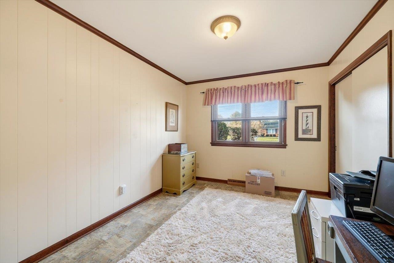 1133 Club Road Waynesboro, VA 22980 - Photo 38 of 58 a workspace with furniture and window