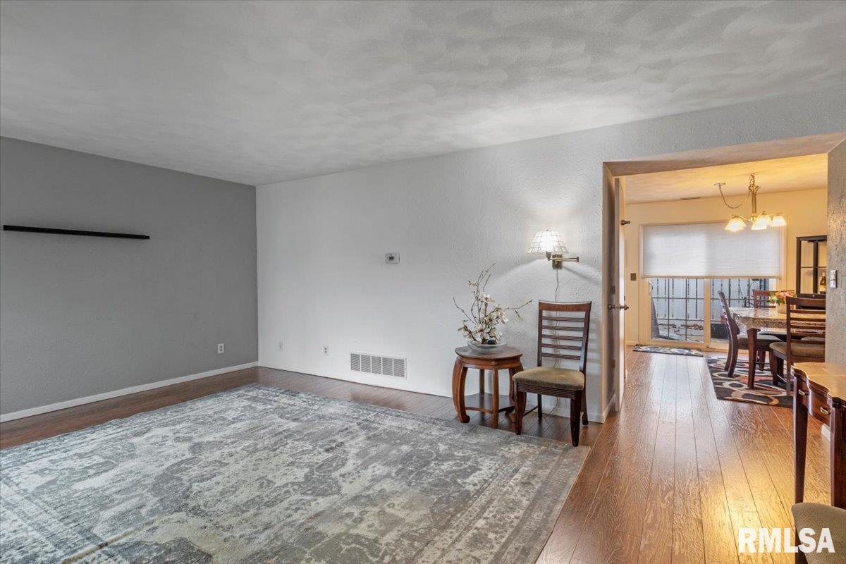 14 Brookside Place, Unit 14 Springfield, IL 62704 - Photo 4 of 33 Gallery Image 4