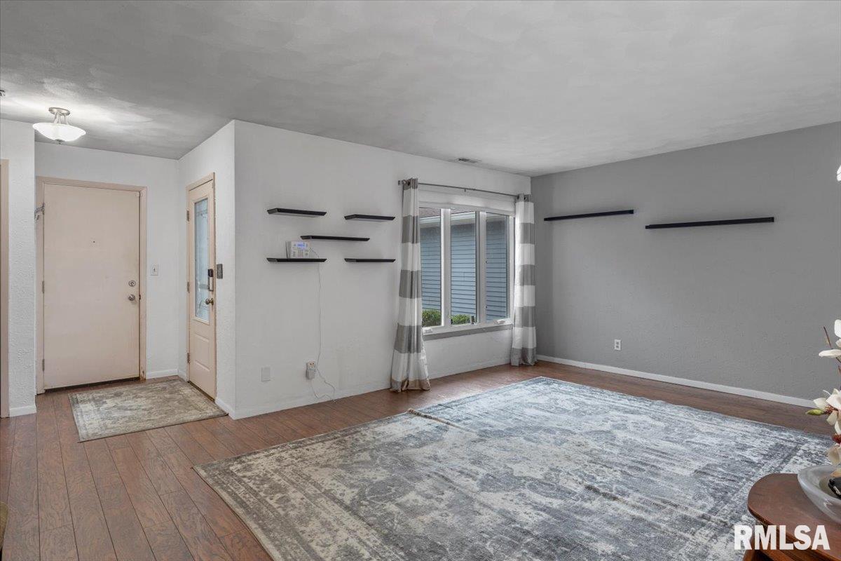 14 Brookside Place, Unit 14 Springfield, IL 62704 - Photo 7 of 33 Gallery Image 7