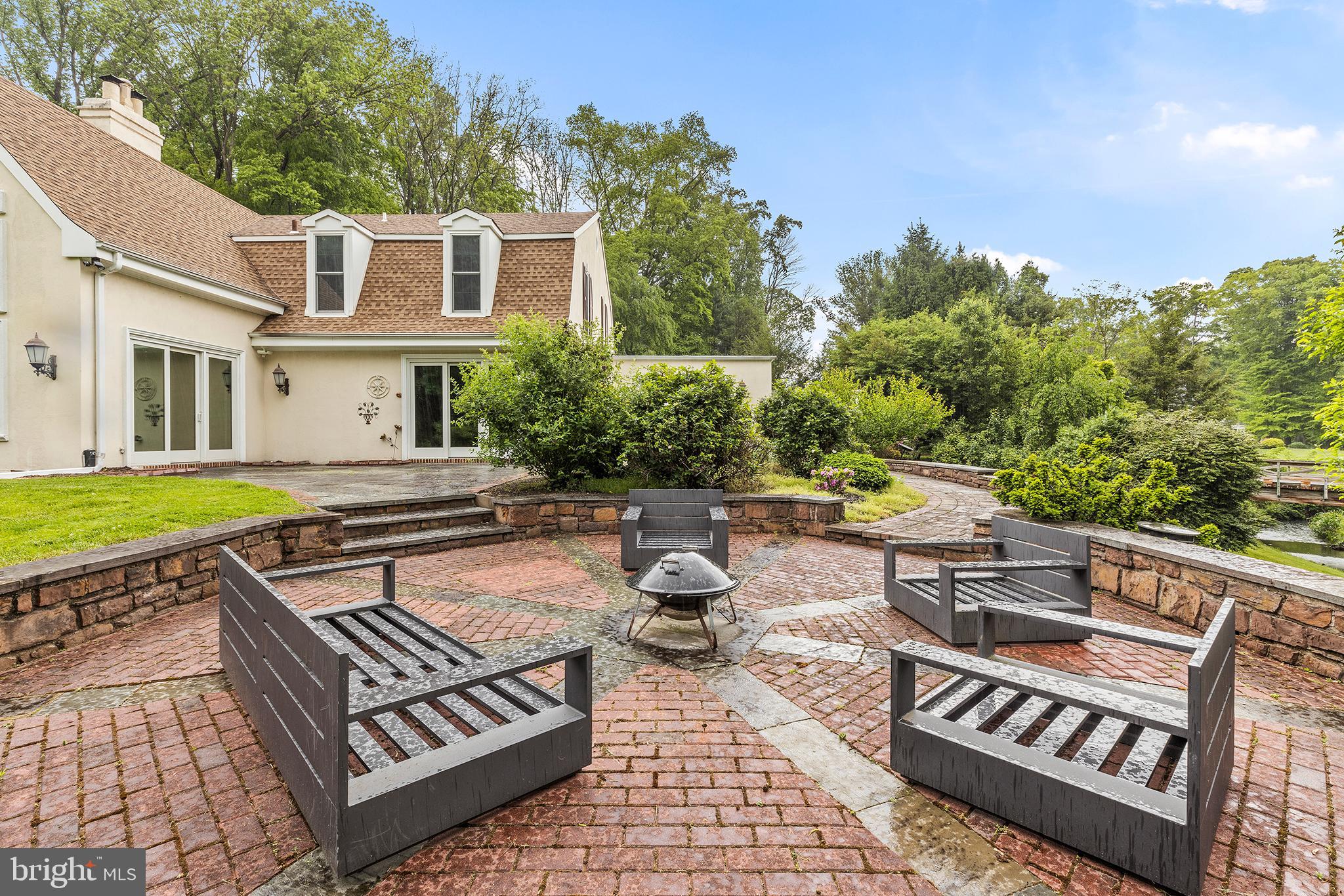 1240 Arrowmink Road Villanova, PA 19085 - Photo 7 of 42 Outside living room