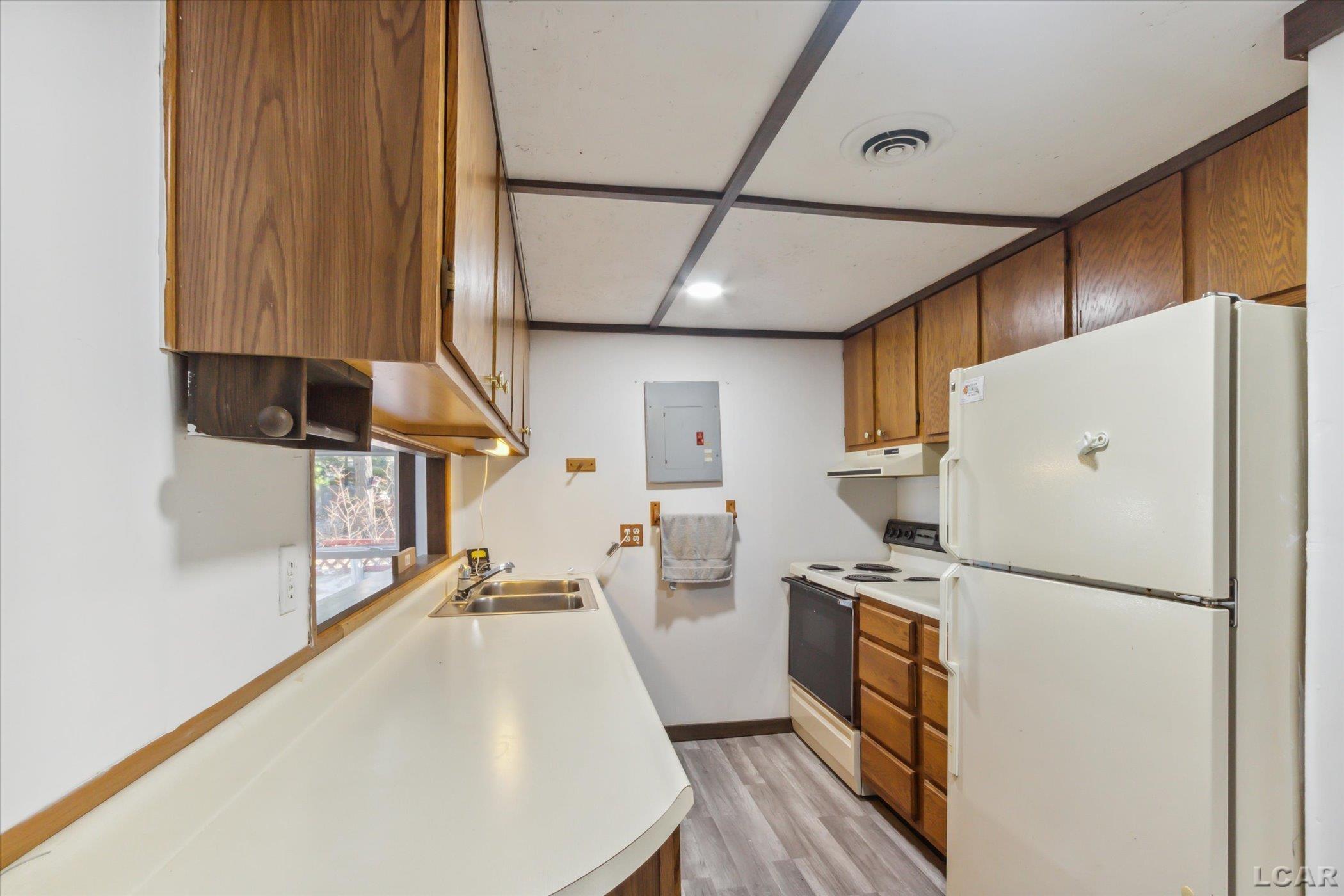 2106 Jefferson Road Harrison, MI 48625 - Photo 14 of 34