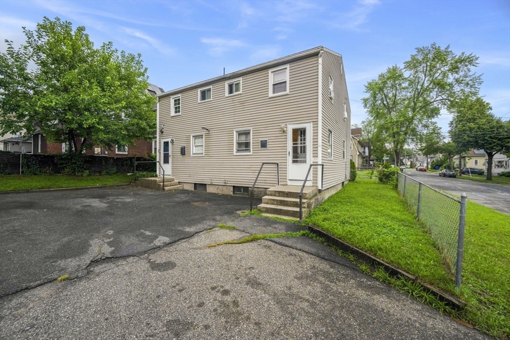 46-48 Fenwick Street Springfield, MA 01109 - Photo 4 of 18 Gallery Image 4