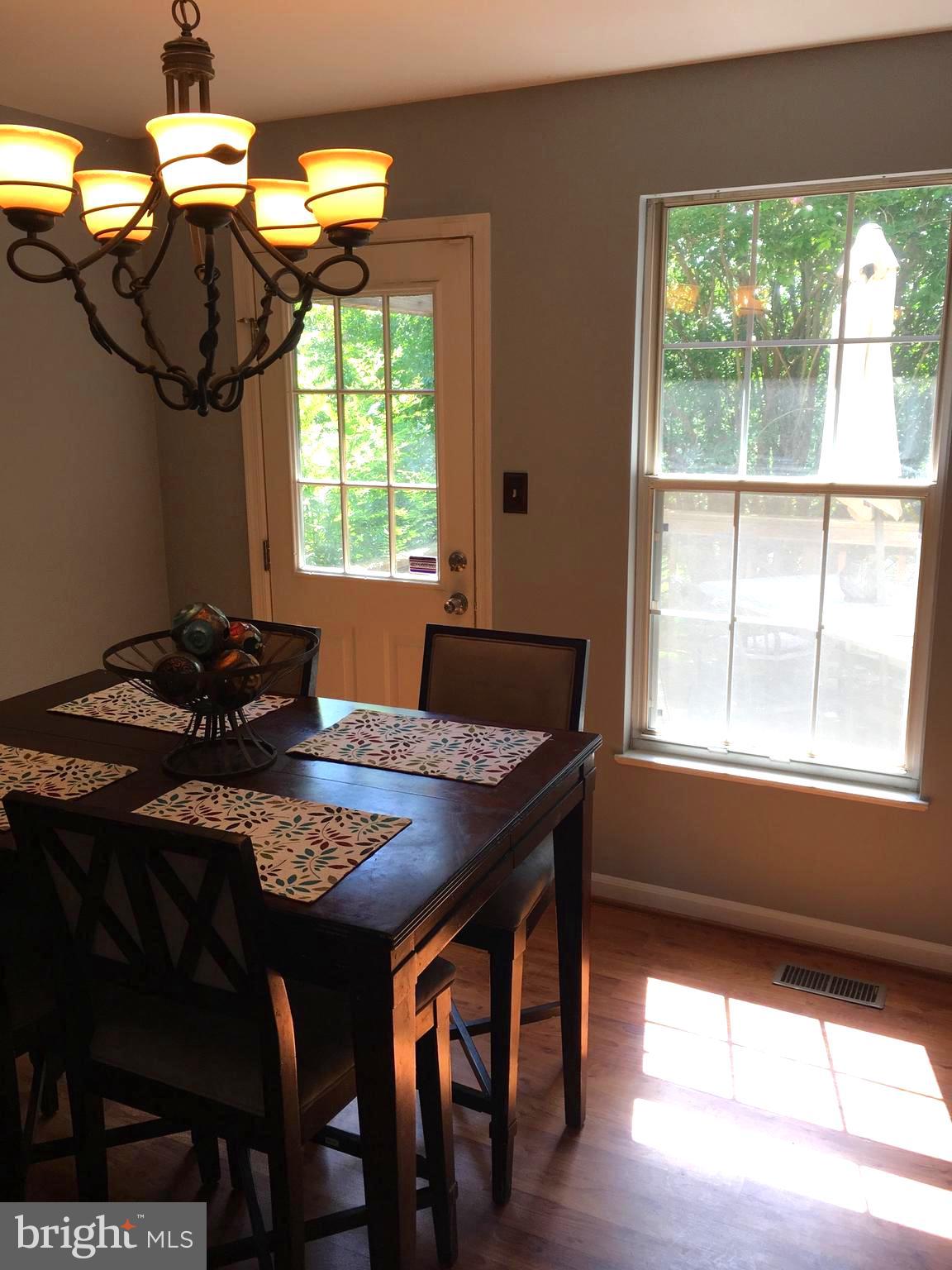 43506 Postrail Square Ashburn, VA 20147 - Photo 12 of 59 A great sunny Dining room