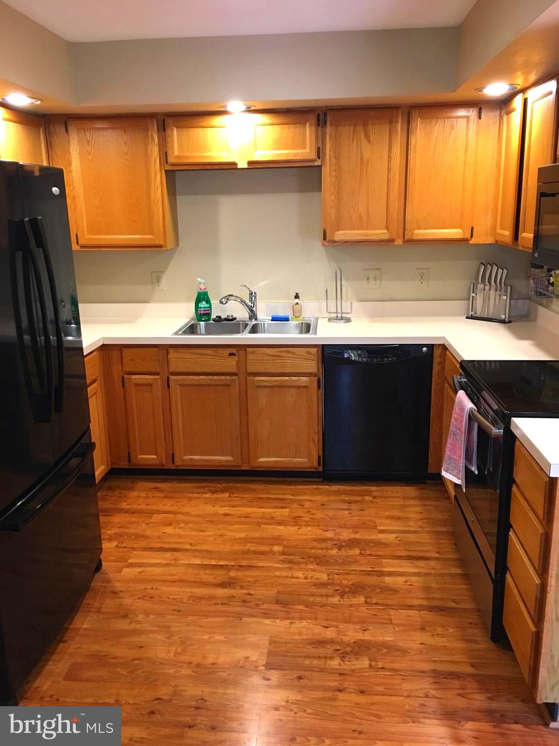 43506 Postrail Square Ashburn, VA 20147 - Photo 13 of 59 Large Kitchen with plenty of counter space