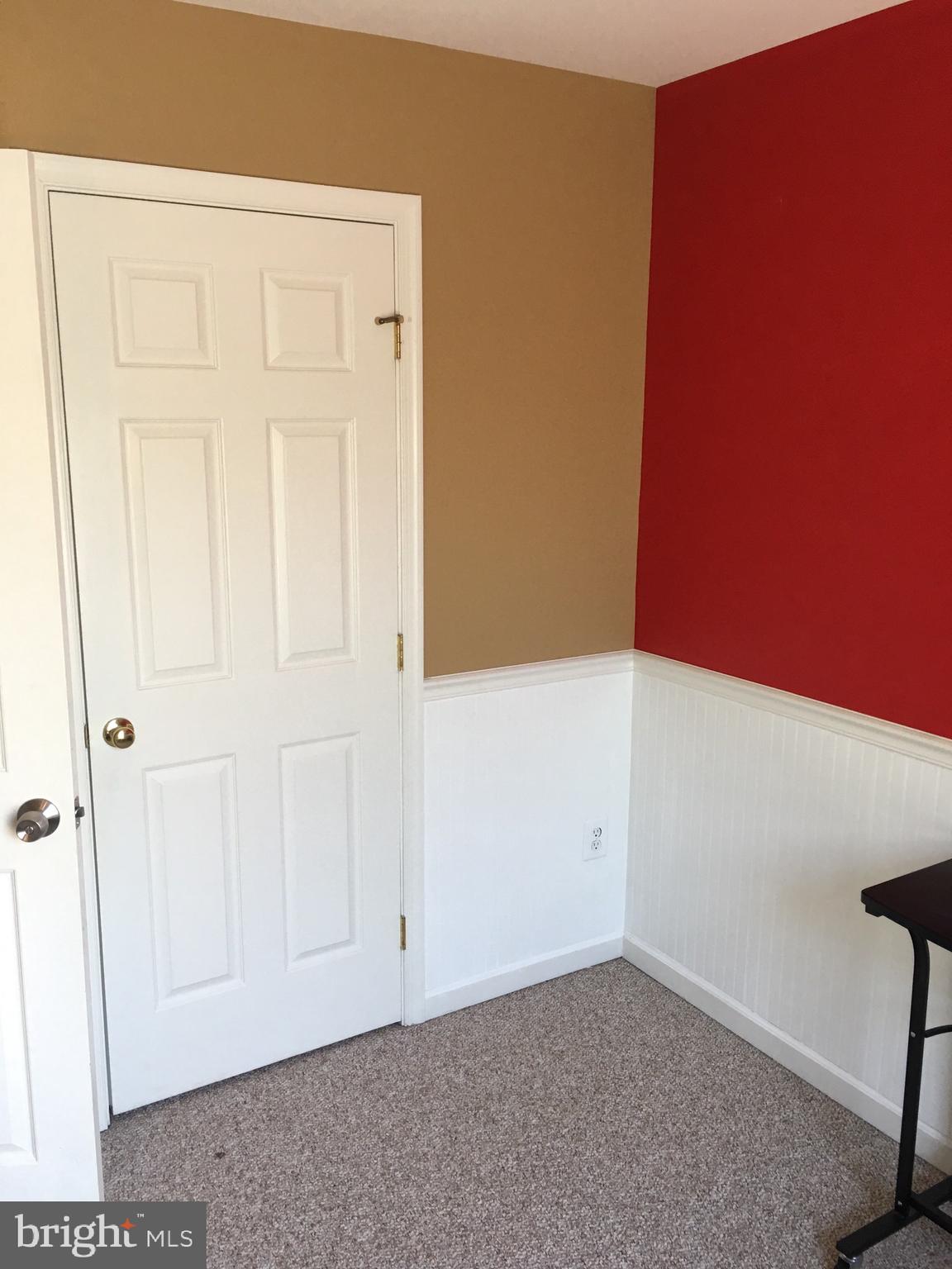 43506 Postrail Square Ashburn, VA 20147 - Photo 37 of 59 Large Closet in third bedroom.