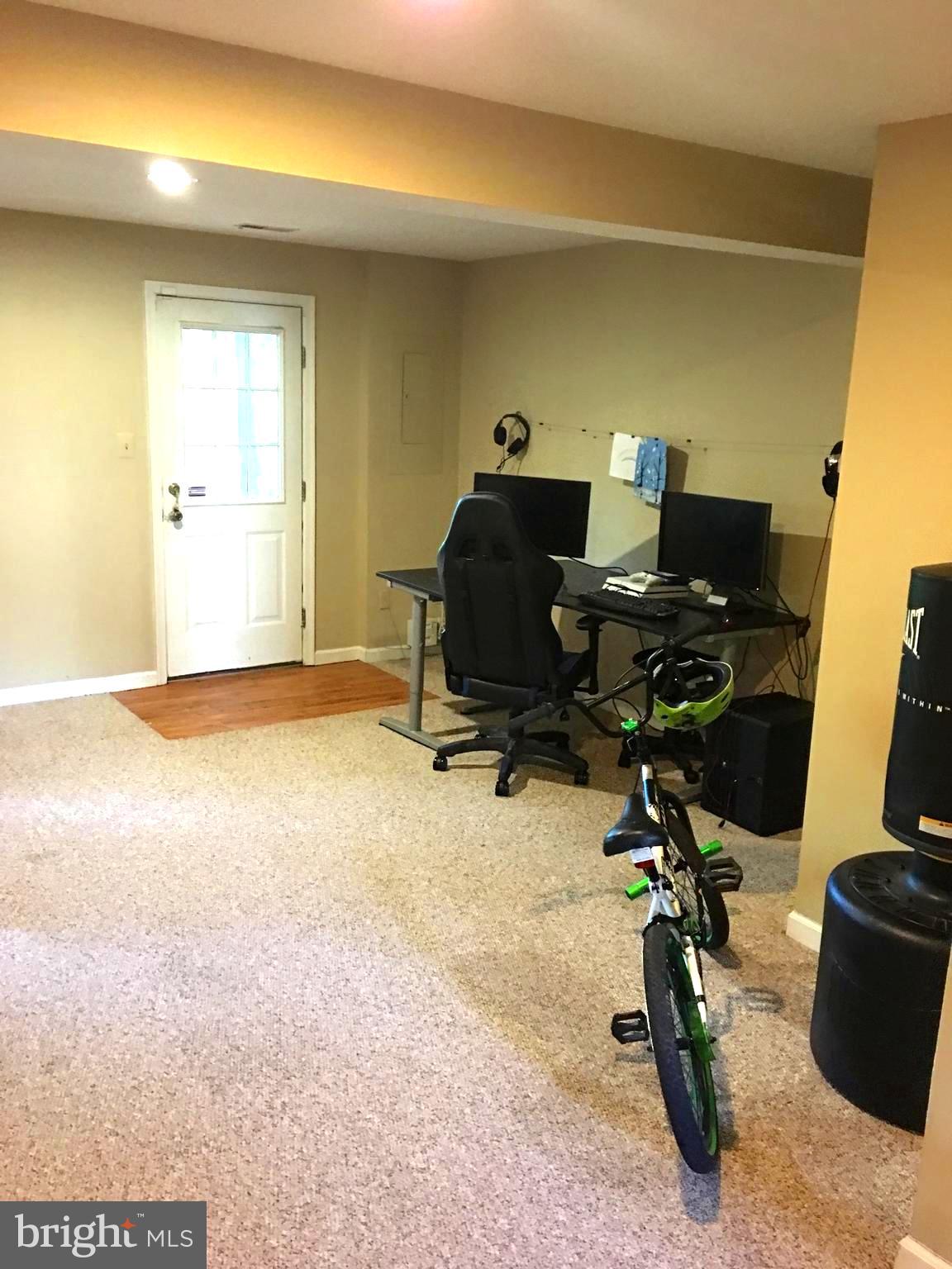 43506 Postrail Square Ashburn, VA 20147 - Photo 43 of 59 Lower level has room for an office or game room