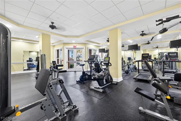 $2,000 | 2825 Palm Beach Boulevard, Unit 409, Fort Myers, FL 33916