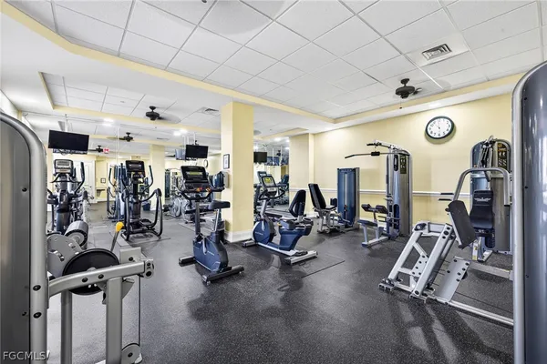 $2,000 | 2825 Palm Beach Boulevard, Unit 409, Fort Myers, FL 33916