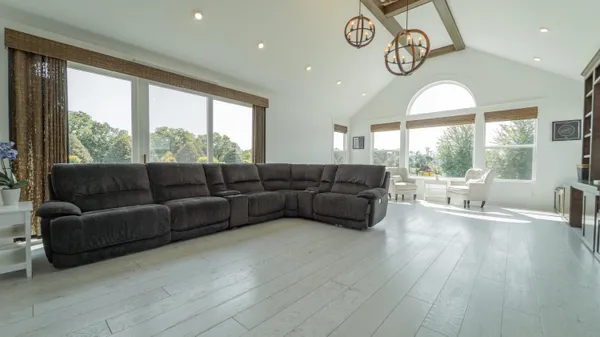 $1,350,000 | 520 East 700 North, Valparaiso, IN 46383