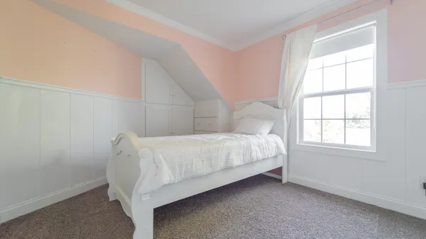 $1,350,000 | 520 East 700 North, Valparaiso, IN 46383