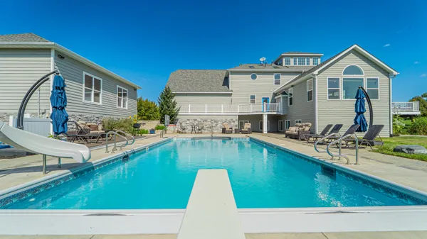 $1,350,000 | 520 East 700 North, Valparaiso, IN 46383