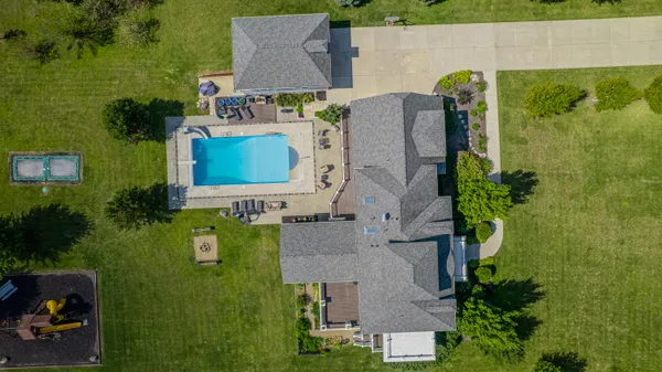 $1,350,000 | 520 East 700 North, Valparaiso, IN 46383