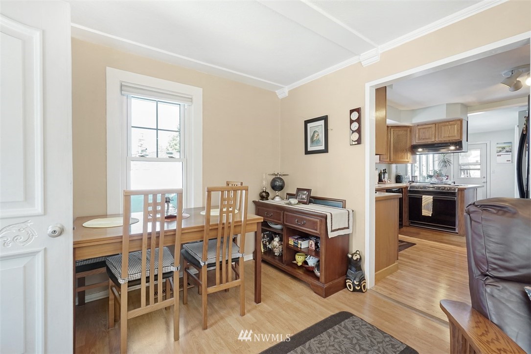 1208 North 32nd Street Renton, WA 98056 - Photo 6 of 17 Gallery Image 6