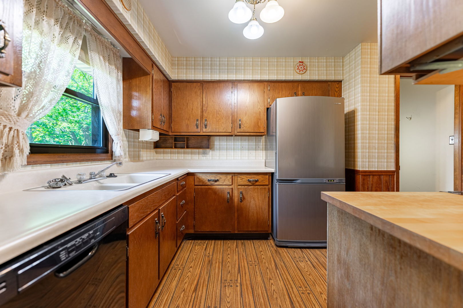 406 Ridge Drive DeKalb, IL 60115 - Photo 11 of 44 Gallery Image 11