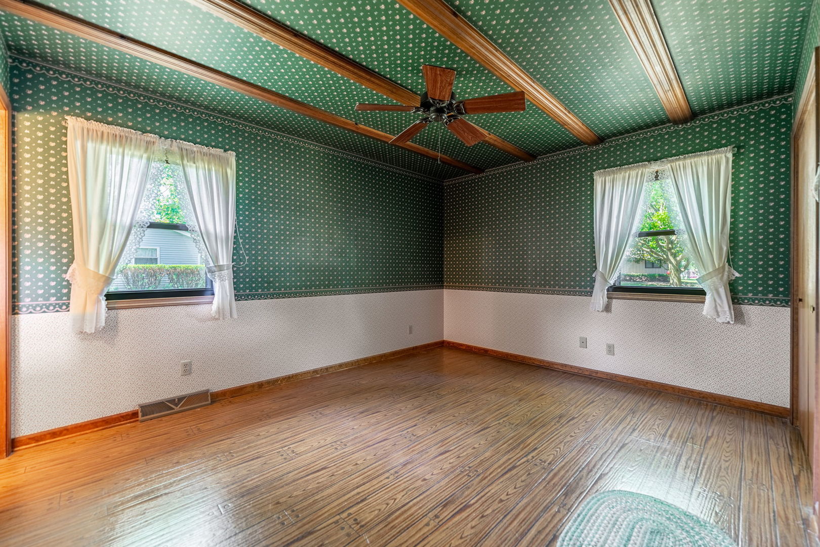 406 Ridge Drive DeKalb, IL 60115 - Photo 14 of 44 Gallery Image 14