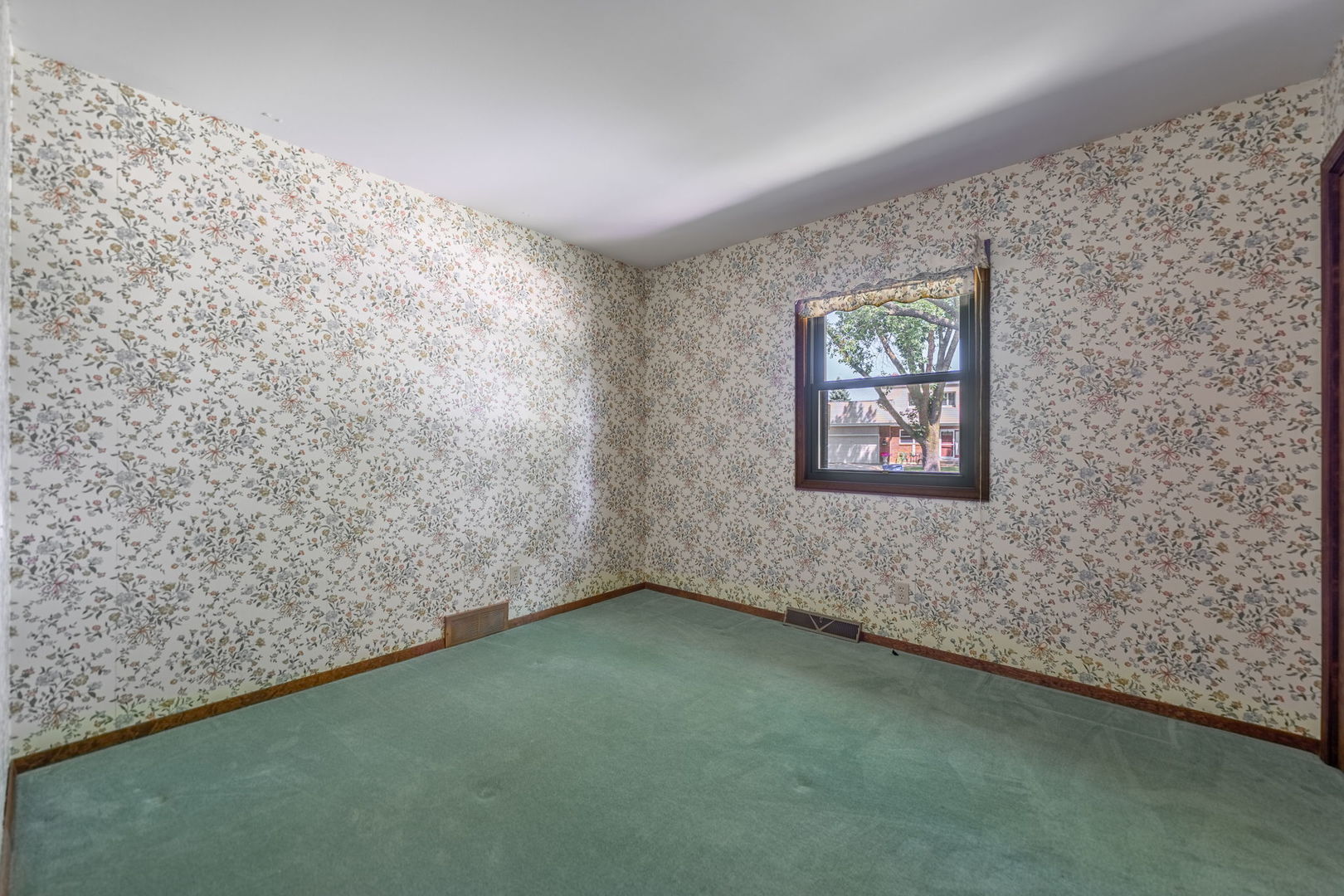 406 Ridge Drive DeKalb, IL 60115 - Photo 17 of 44 Gallery Image 17