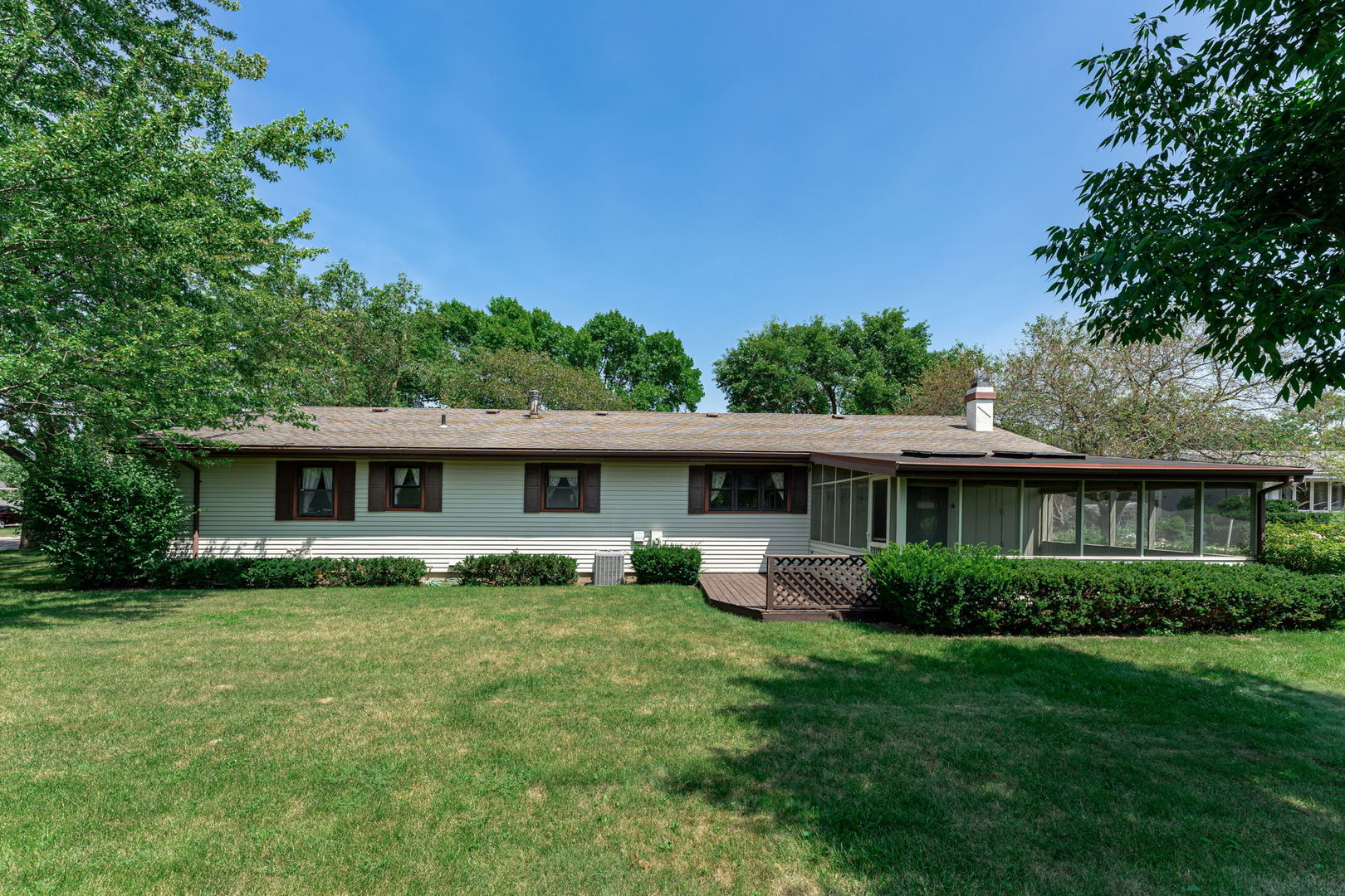 406 Ridge Drive DeKalb, IL 60115 - Photo 33 of 44 Gallery Image 33