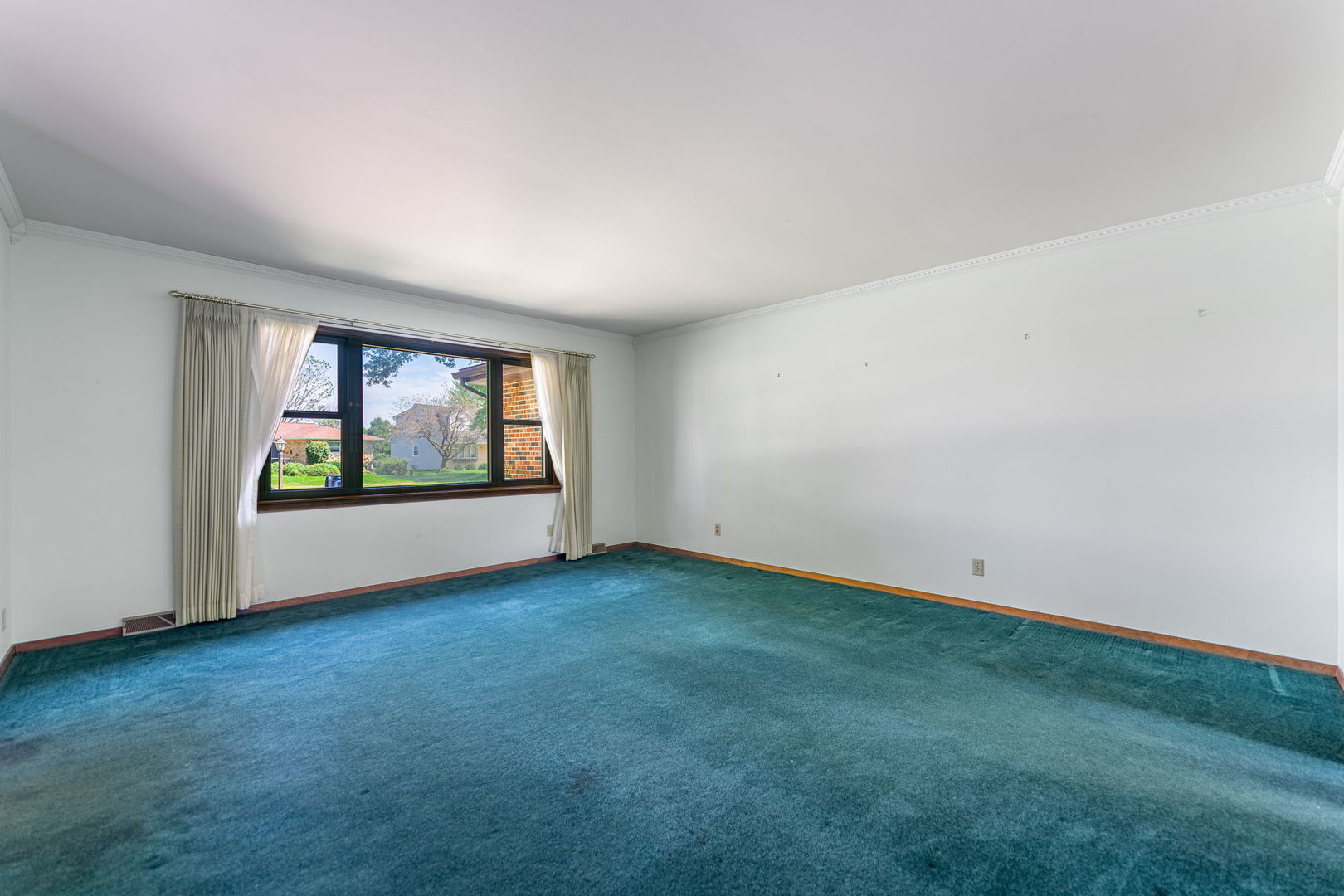 406 Ridge Drive DeKalb, IL 60115 - Photo 7 of 44 Gallery Image 7