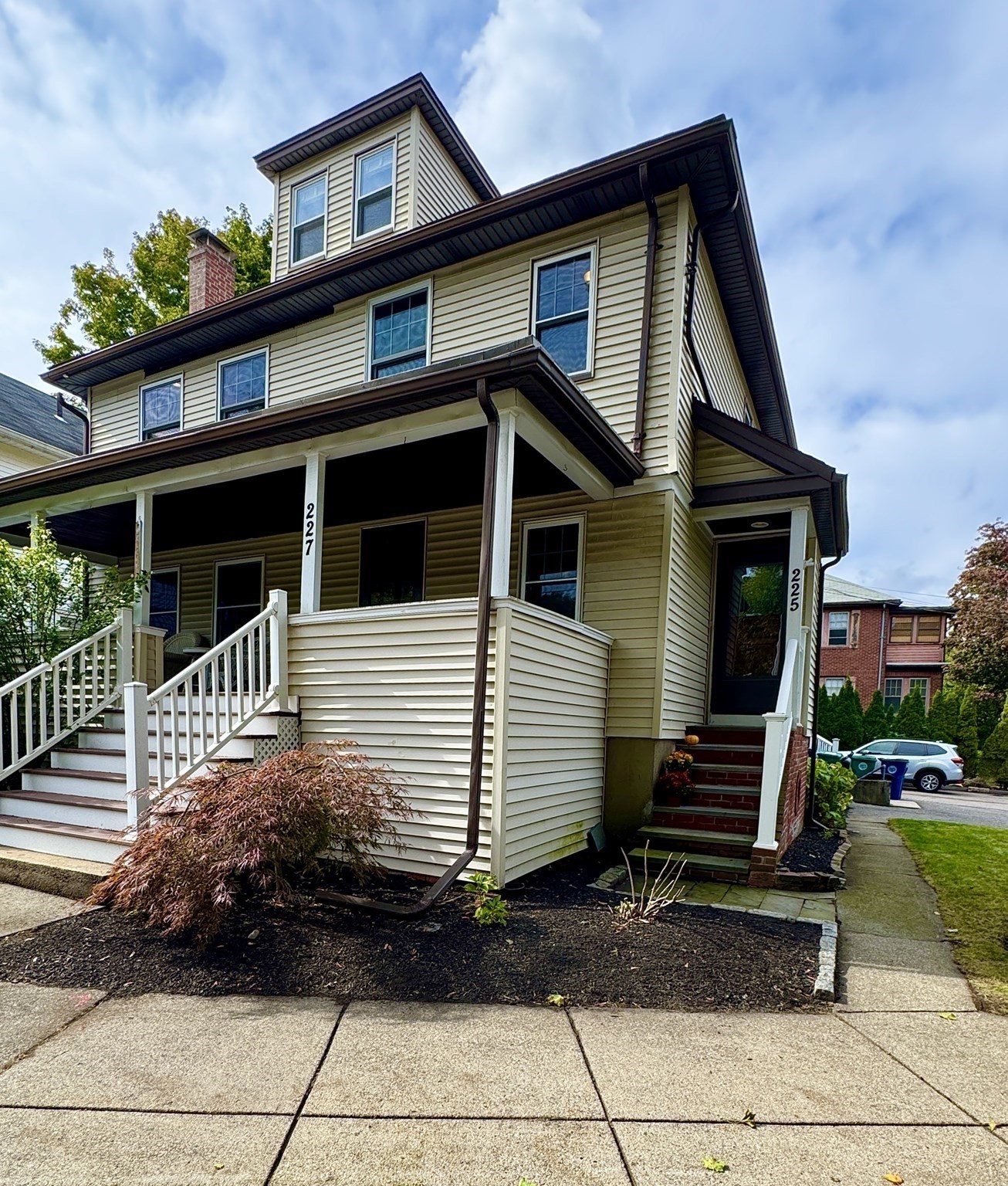 225 Jackson Road, Unit 225 Newton, MA 02458 - Photo 4 of 27 Gallery Image 4