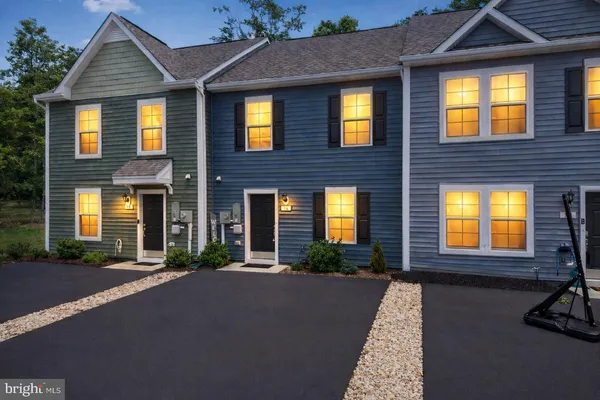 $260,000 | 36 Pitch Pine, Bunker Hill, WV 25413