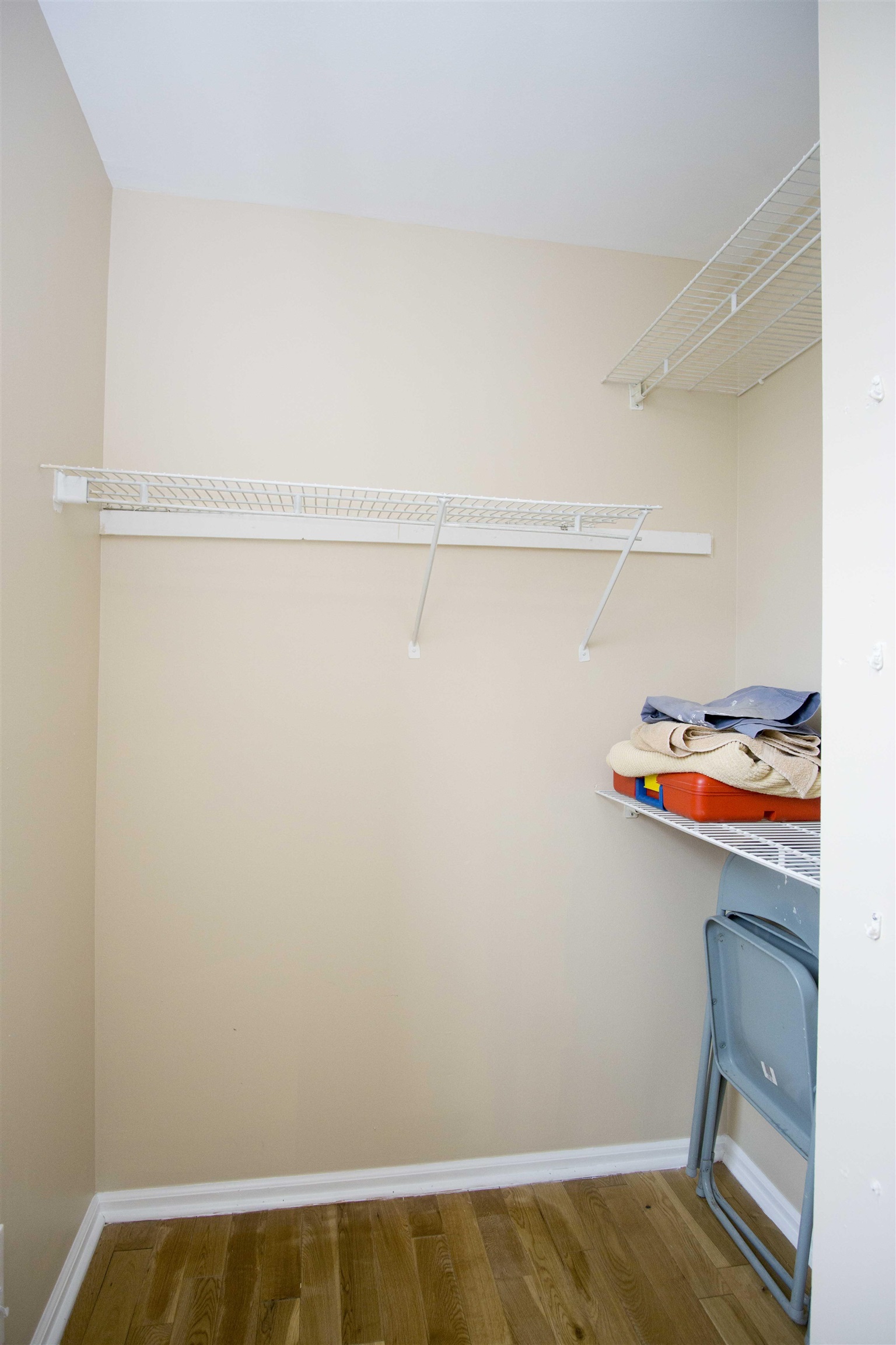 200 Central Avenue, Unit B5 Jersey City, NJ 07307 - Photo 11 of 12 a room with dryer and table