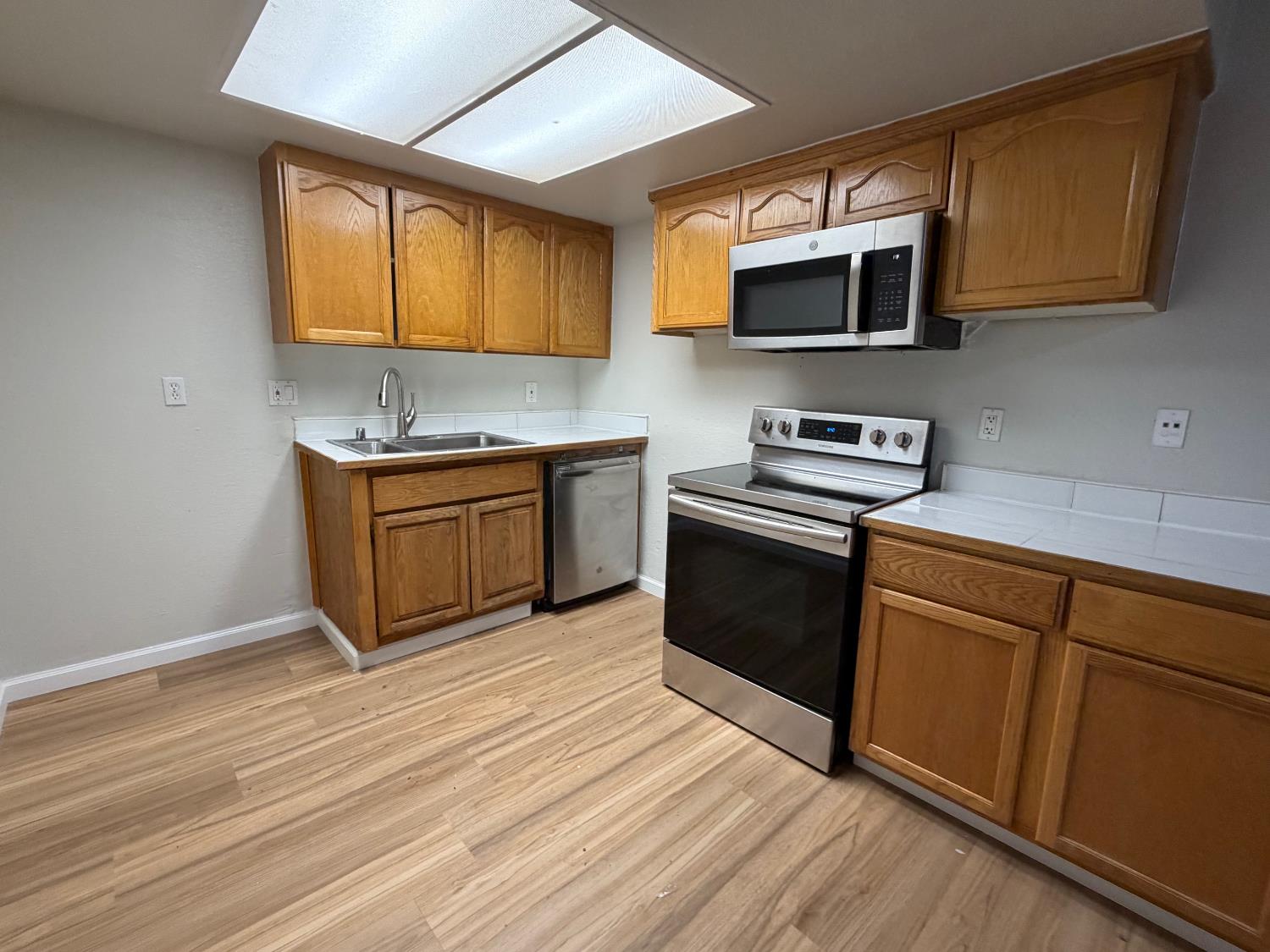 5069 Shell Street North Highlands, CA 95660 - Photo 5 of 23