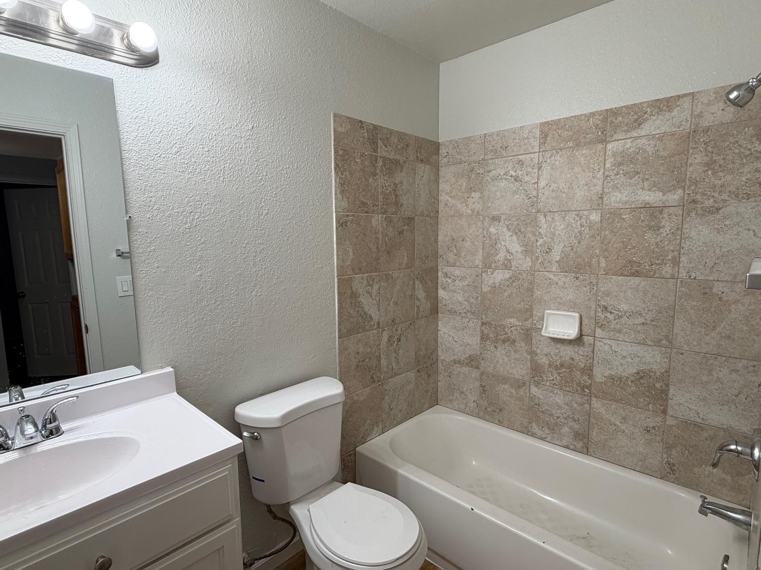 5069 Shell Street North Highlands, CA 95660 - Photo 9 of 23