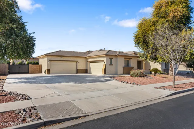 $800,000 | 5634 North 82nd Avenue, Glendale, AZ 85303