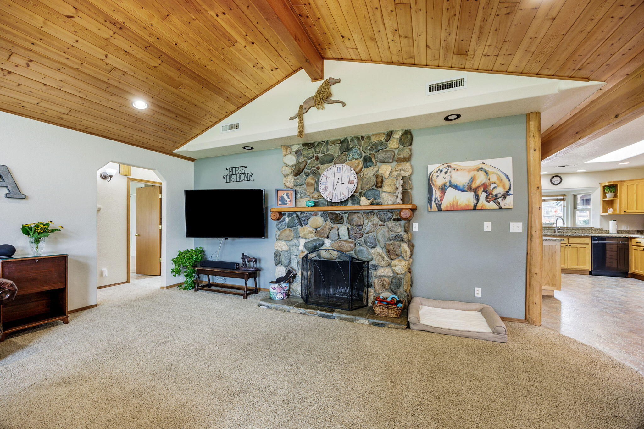 2575 East Evans Creek Road Rogue River, OR 97537 - Photo 8 of 68 Gallery Image 8