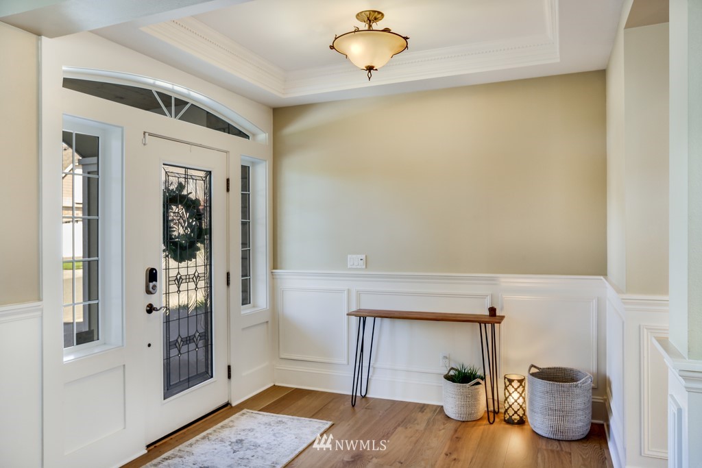 1811 Southeast 8th Place Renton, WA 98057 - Photo 4 of 40 Gallery Image 4