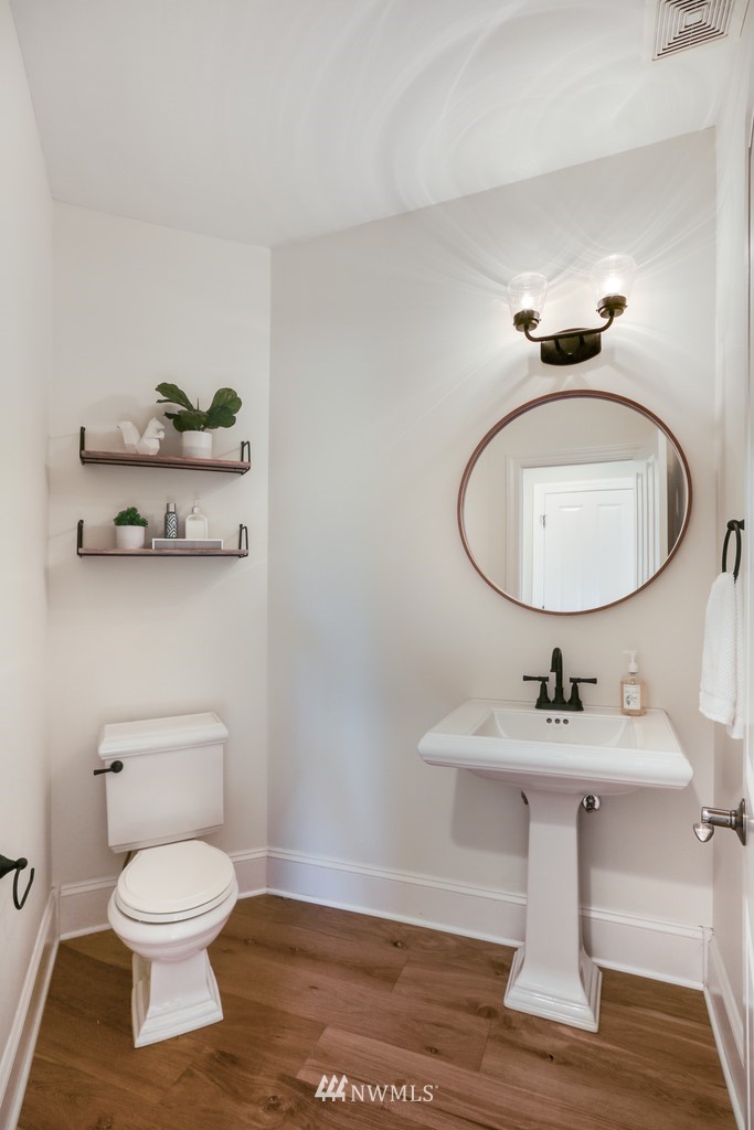1811 Southeast 8th Place Renton, WA 98057 - Photo 36 of 40 Gallery Image 36