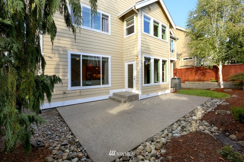 1811 Southeast 8th Place Renton, WA 98057 - Photo 37 of 40 Gallery Image 37