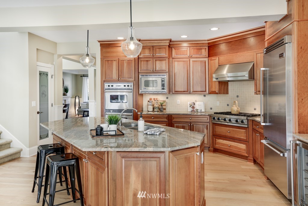 1811 Southeast 8th Place Renton, WA 98057 - Photo 10 of 40 Gallery Image 10