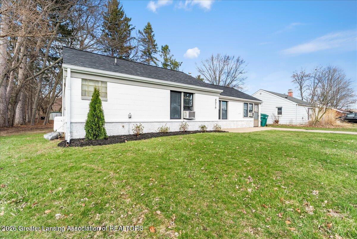 4516 Wilcox Road Holt, MI 48842 - Photo 7 of 27 06-Media Jett - 19
