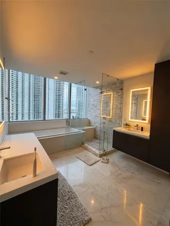 $9,750 | 851 Northeast 1st Avenue, Unit 2301, Miami, FL 33132