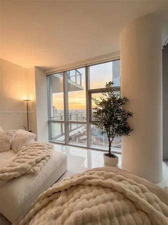 $9,750 | 851 Northeast 1st Avenue, Unit 2301, Miami, FL 33132