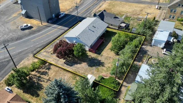 $399,999 | 320 South Ramsey Street, Tekoa, WA 99033