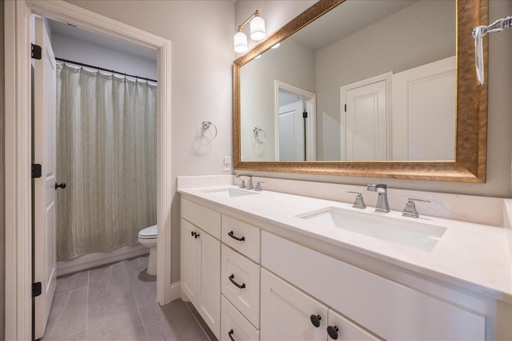 10251 Finch Road Sanger, TX 76266 - Photo 25 of 38 Guest bathroom