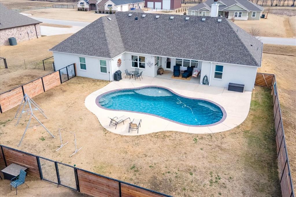 10251 Finch Road Sanger, TX 76266 - Photo 29 of 38 Privacy fence