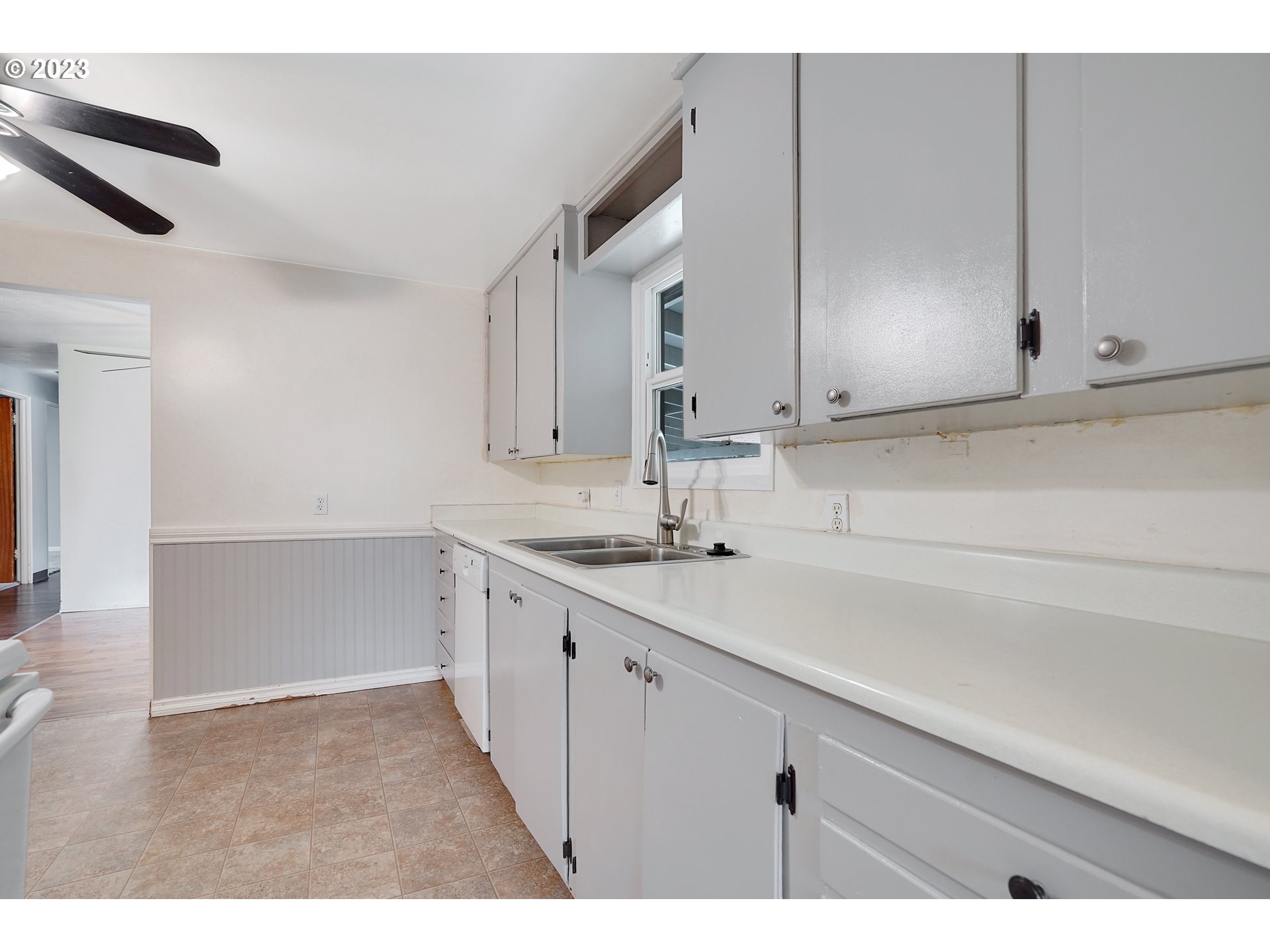 570 E Street Lebanon, OR 97355 - Photo 13 of 33
