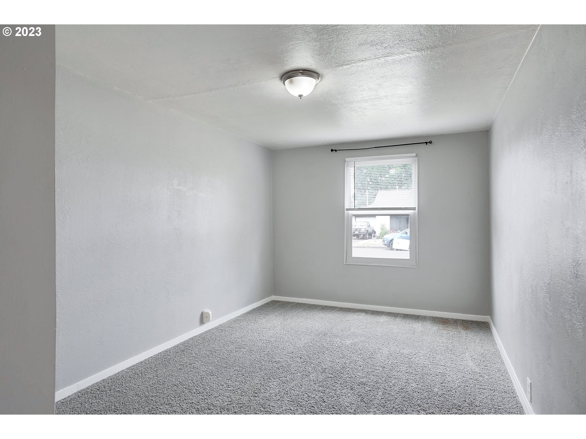570 E Street Lebanon, OR 97355 - Photo 17 of 33